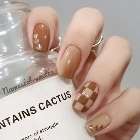 2/$16 Boho Hearts & Checkerboard Press On Nails - Picture 4 of 15